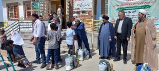 توزیع بسته نوشت افزار و سبدکالا بین دانش آموزان روستای فیضیه یک انجام شد.