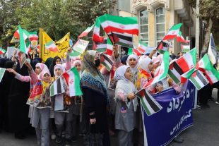 گزارش تصویری از راهپیمایی پر شور گنبدی ها در یوم‌الله ۱۳ آبان