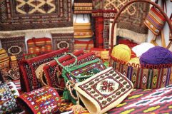 گشایش نخستین بازارچه تخصصی صنایع‌دستی در خانه البسه اقوام گنبدکاووس