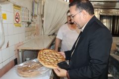 بازدید فرماندار گنبدکاووس از نانواییهای شهرستان
